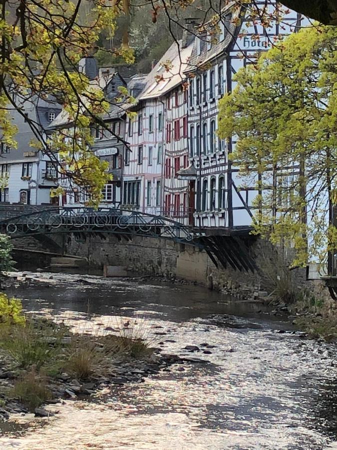 Haus An Der Rur - 5 Apartments Mitten In Monschau Exteriör bild